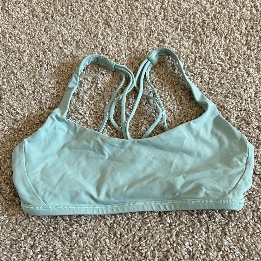 Lululemon Free To Be Sportbra